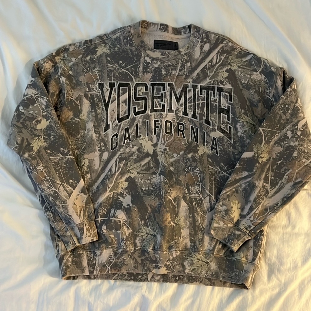 Abercrombie and Fitch camo Yosemite crewneck